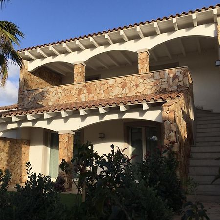 Residence Elegance Ville Ed Appartamenti A Porto Pino Buitenkant foto