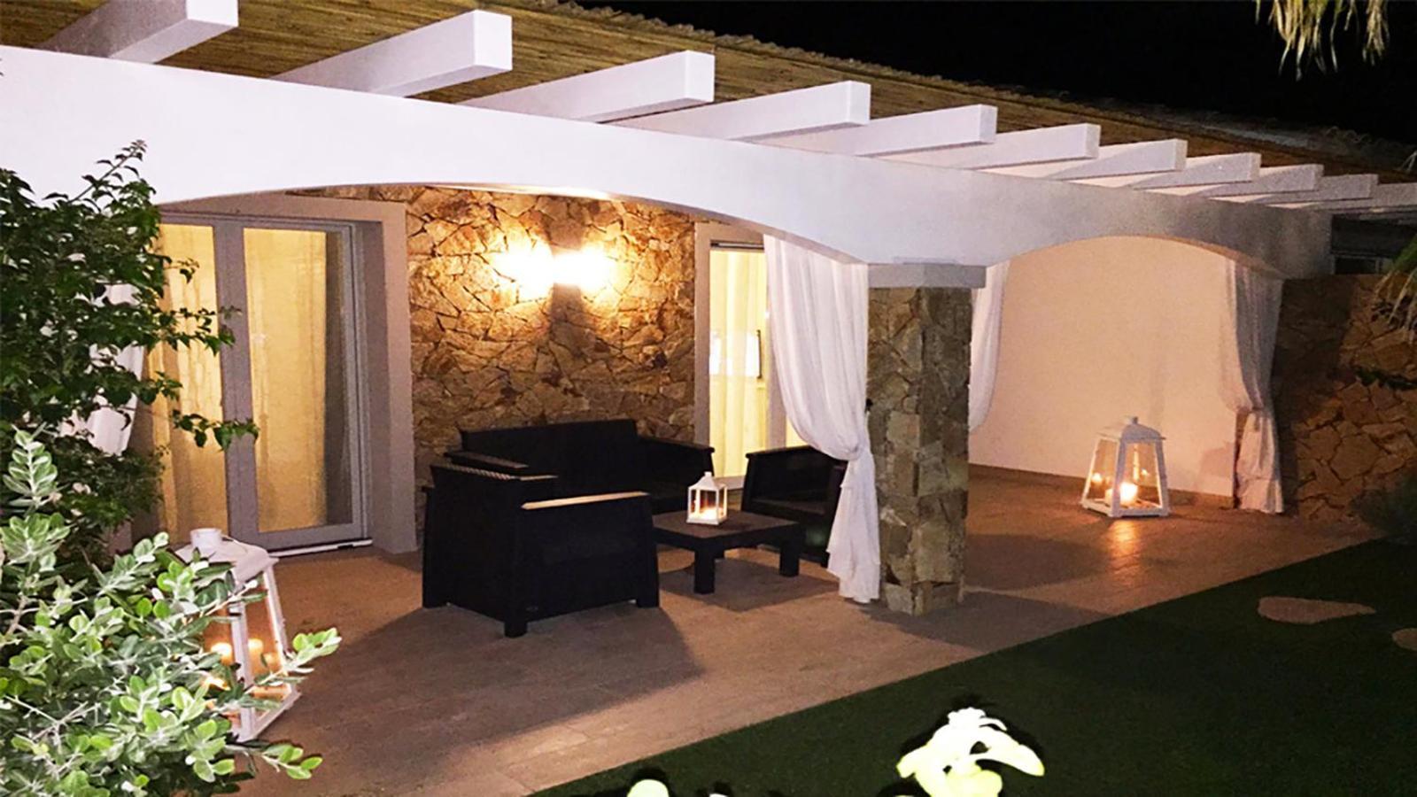 Residence Elegance Ville Ed Appartamenti A Porto Pino Buitenkant foto