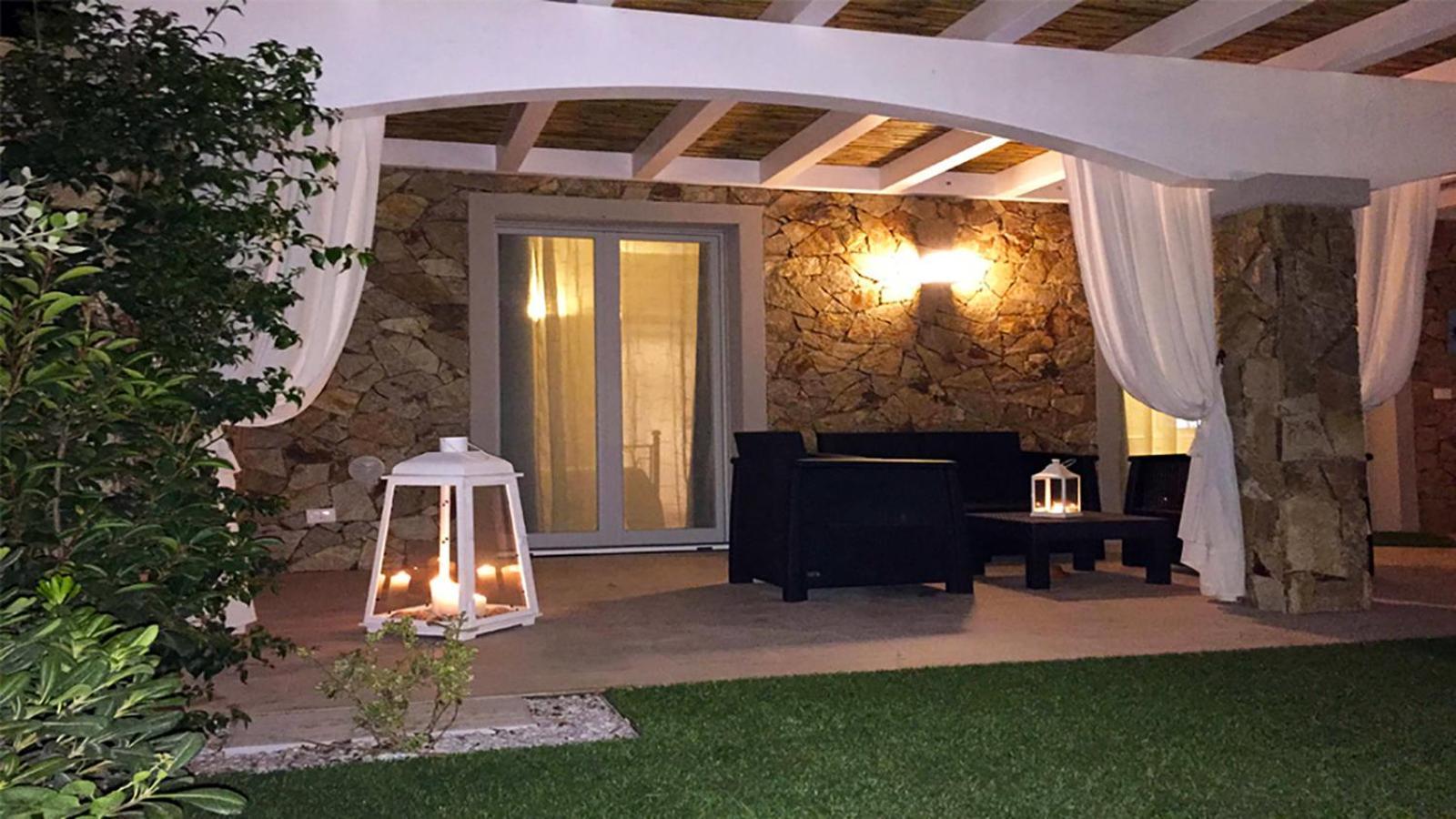 Residence Elegance Ville Ed Appartamenti A Porto Pino Buitenkant foto