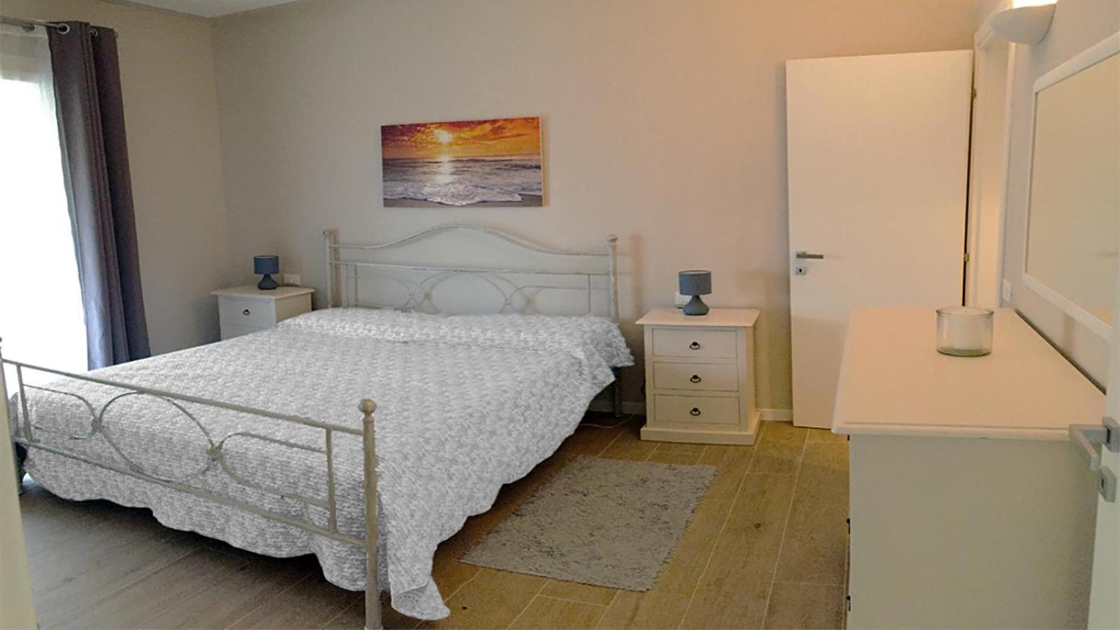 Residence Elegance Ville Ed Appartamenti A Porto Pino Buitenkant foto