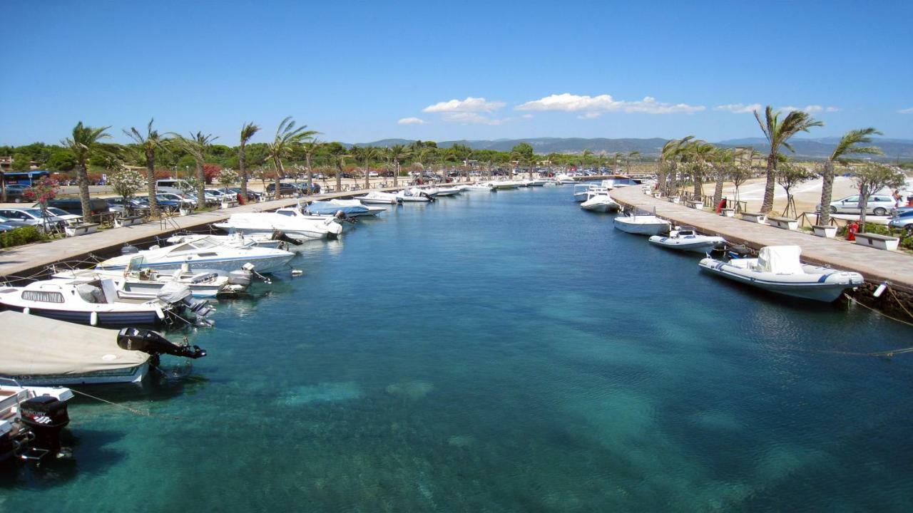 Residence Elegance Ville Ed Appartamenti A Porto Pino Buitenkant foto