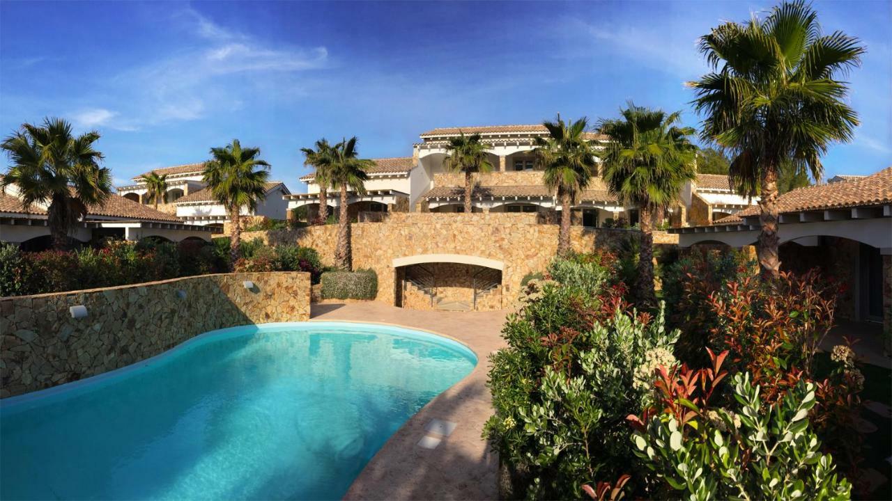 Residence Elegance Ville Ed Appartamenti A Porto Pino Buitenkant foto