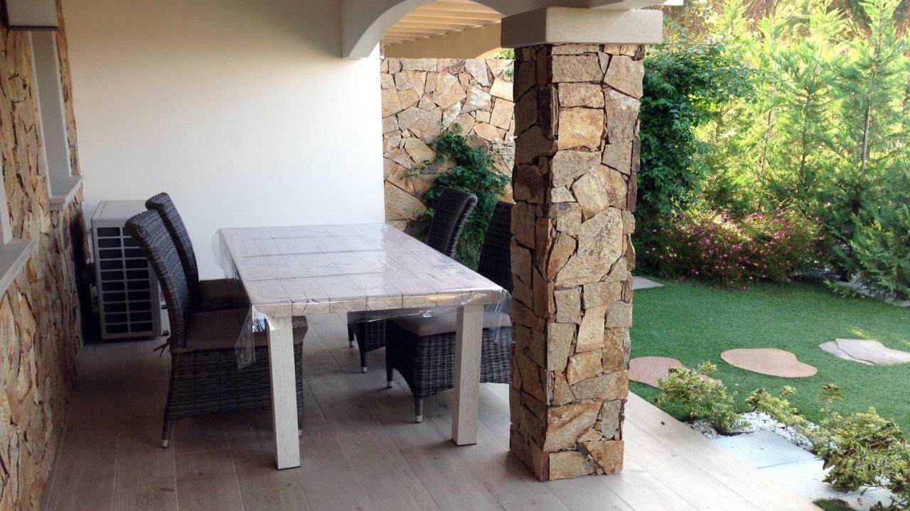 Residence Elegance Ville Ed Appartamenti A Porto Pino Buitenkant foto