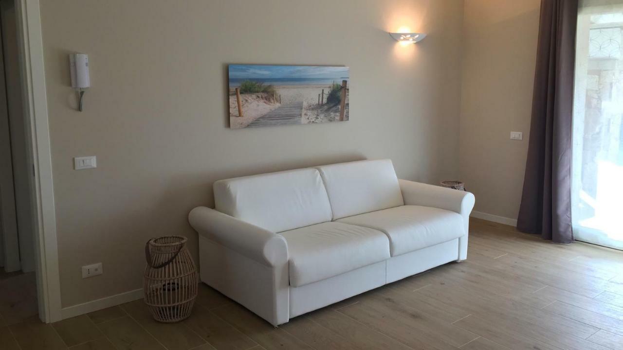 Residence Elegance Ville Ed Appartamenti A Porto Pino Buitenkant foto
